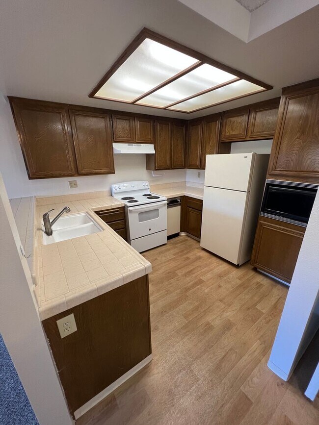 Foto del edificio - Updated One Bedroom with Garage!