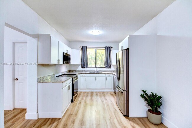 Foto del edificio - 2126 NW 3rd St