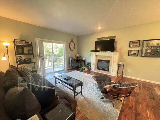 Foto del edificio - 1723 NW Wonderview Ave