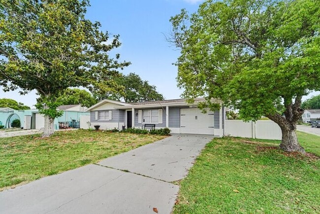 Building Photo - 3528 Rock Royal Dr