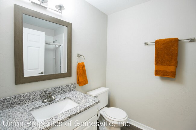 Building Photo - 2 br, 2 bath Apartment - 110 NW 9th Terrace