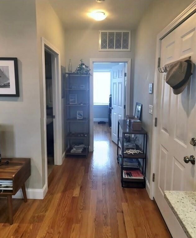 Foto del edificio - 549 Ashmont St