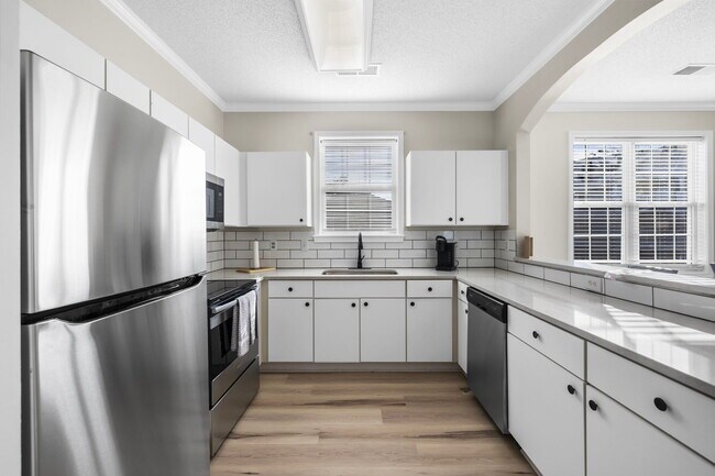 Building Photo - 5751 Oyster Catcher Dr