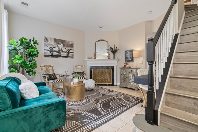 Foto del edificio - 5804 Summers Grove Rd