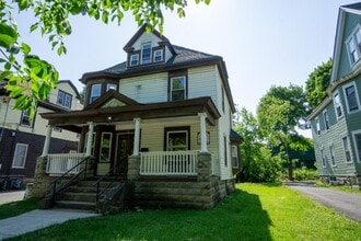 Building Photo - 718 Livingston Ave