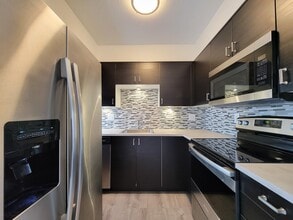 Building Photo - 1418 Vermont St