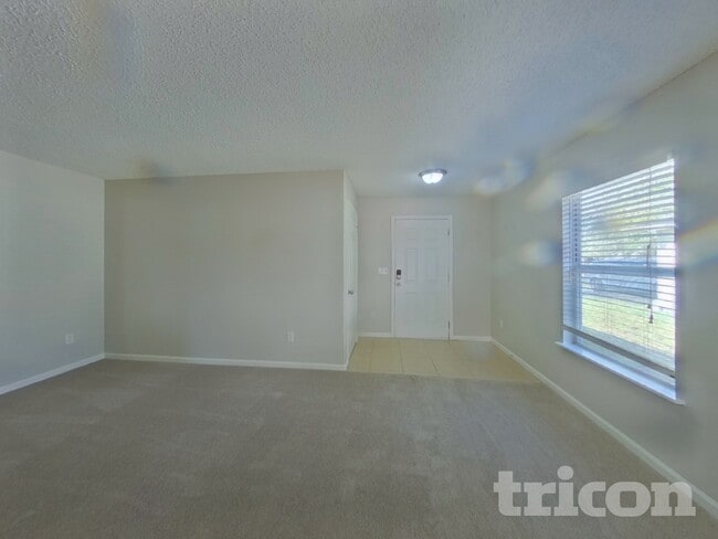 Building Photo - 7125 Beekman Lake Dr