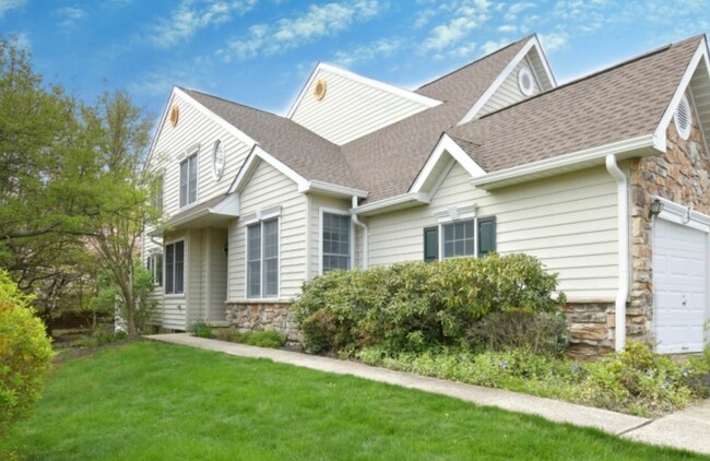 Foto del edificio - 253 Patriot Hill Dr