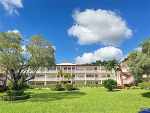 Building Photo - 204 Brighton E
