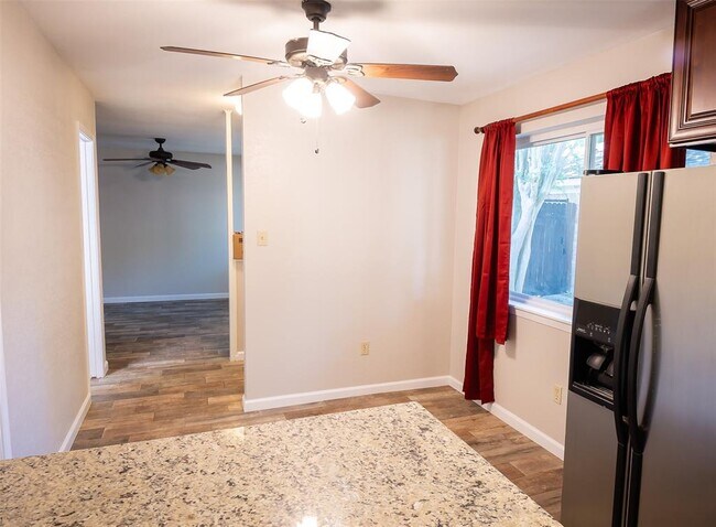 Building Photo - 1535 Silverpines Rd