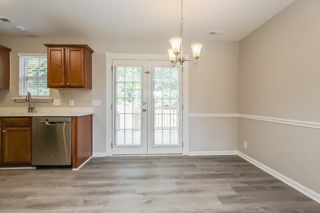 Building Photo - 606 Martinsdale Ct