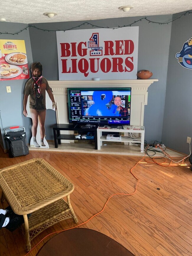 Foto del edificio - *** AVAILABLE AUGUST 2027 *** 3 Bedroom - 2 Bath Home (Great for a large group!)