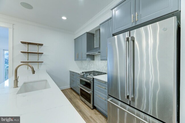 Building Photo - 1502 Trinidad Ave NE