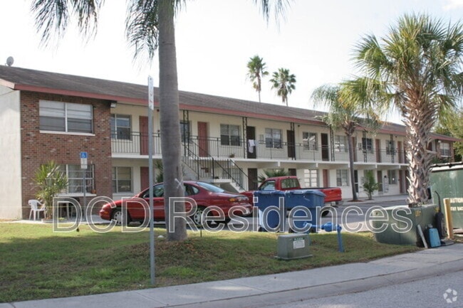 Building Photo - 612 Sally Ln S