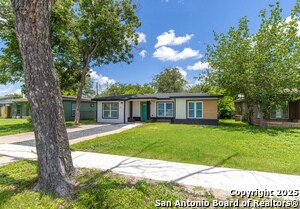 Building Photo - 123 Marchmont Ln