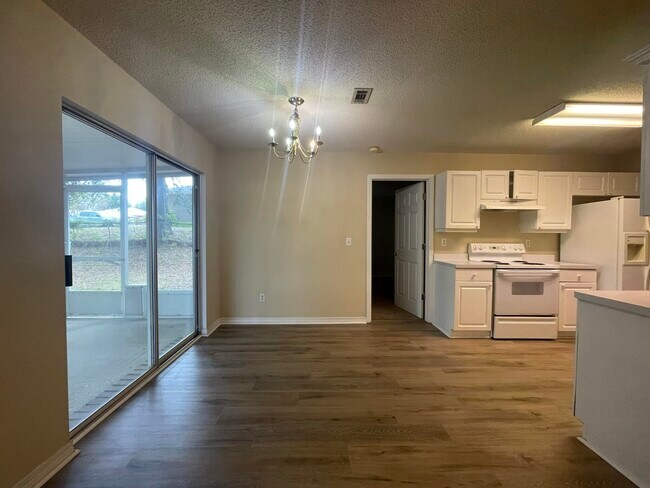 Foto del edificio - 240 Westview Dr