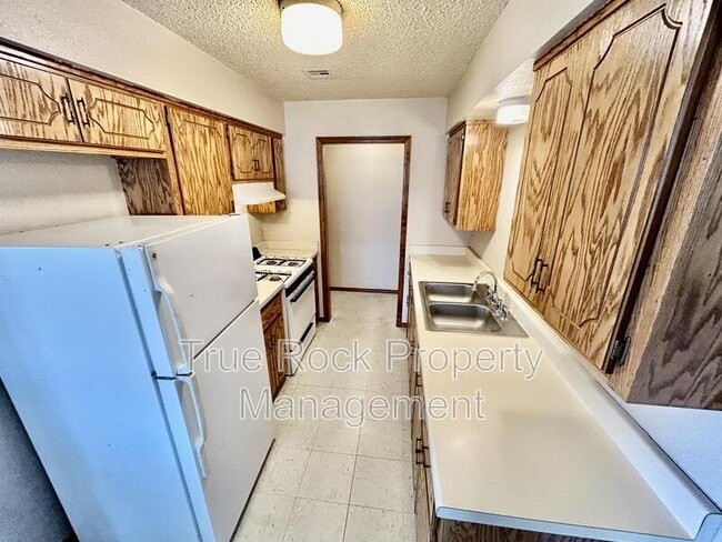 Building Photo - 1228 N Texas Ave