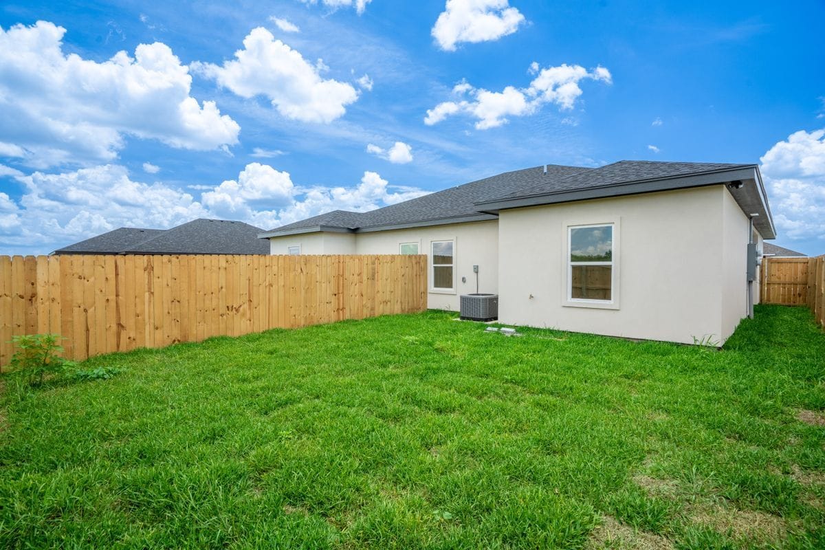 Building Photo - 1010 Escondido Ln E