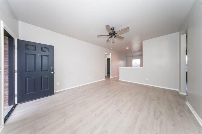Building Photo - 9601 Evie Dr