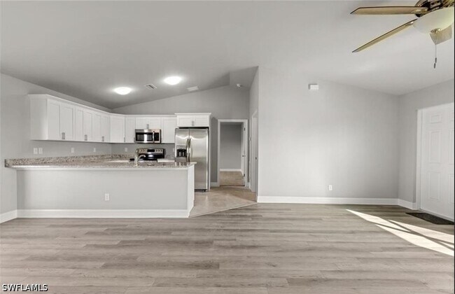 Foto del edificio - 626 NW 2nd Ln