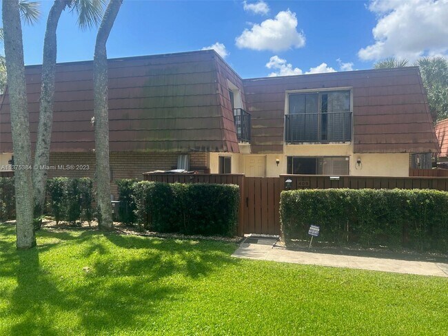 Foto del edificio - 409 Live Oak Ln