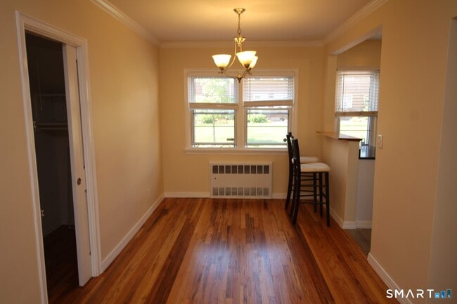 Building Photo - 244 Glenbrook Rd