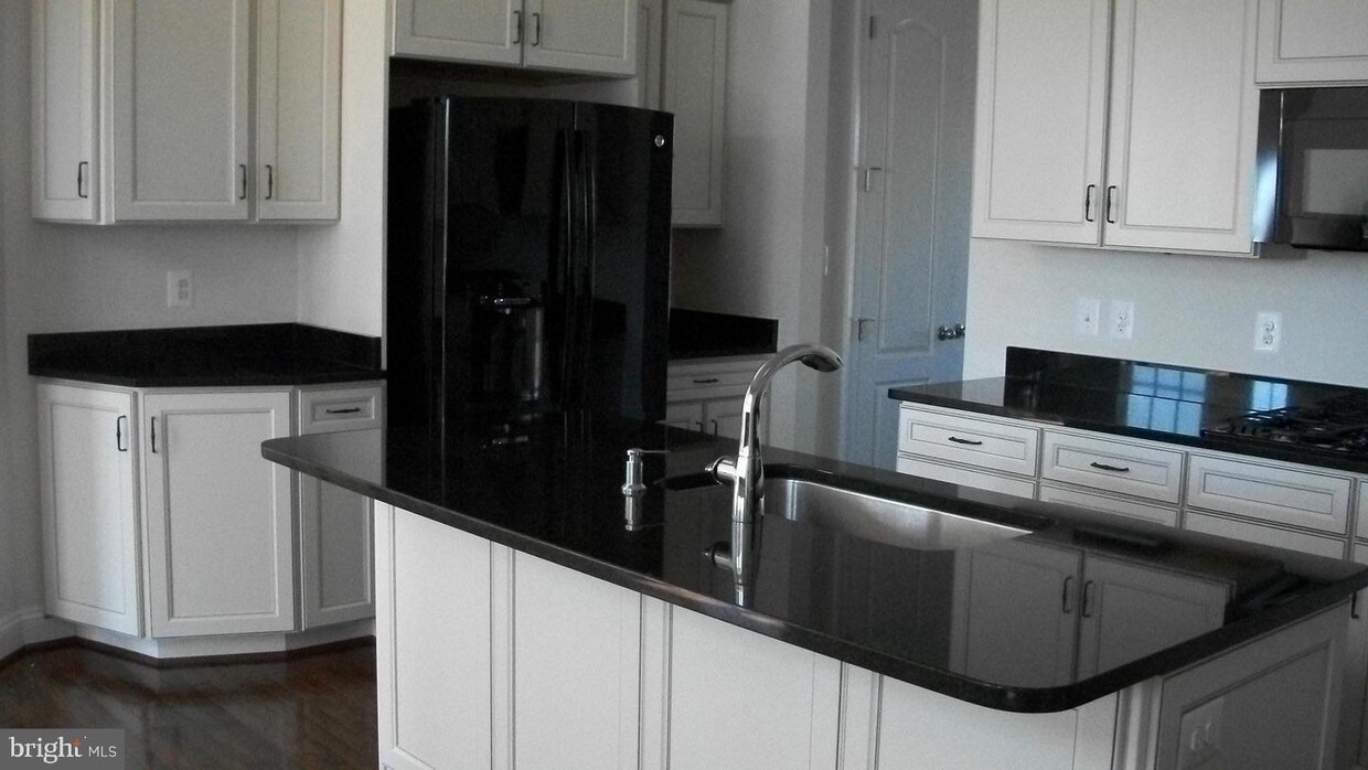 Building Photo - 23523 Bentley Grove Pl