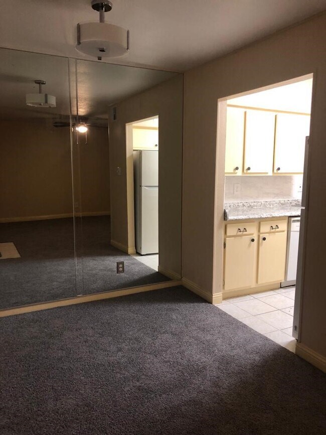 Building Photo - 8933 Gaylord Dr