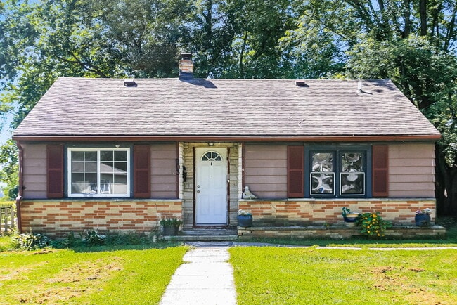 Building Photo - 903 Jackson St