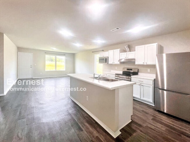 Building Photo - 10420 Debbie Dr