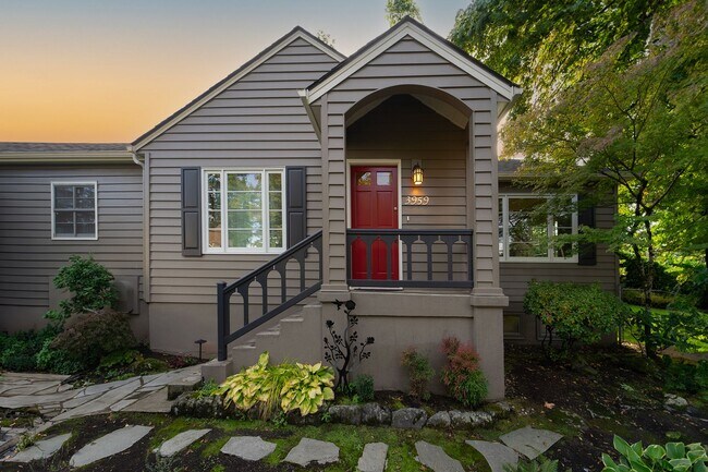 Foto del edificio - Charming and Well-Maintained Home in a Serene Neighborhood