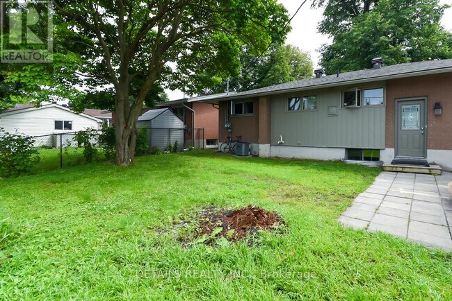 Photo du bâtiment - 2151 Lambeth Walk