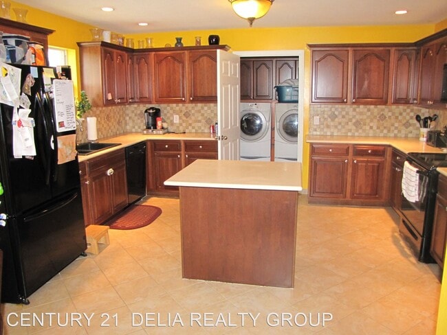 Building Photo - 3 br, 2 bath House - 1817 Briarwood Dr.