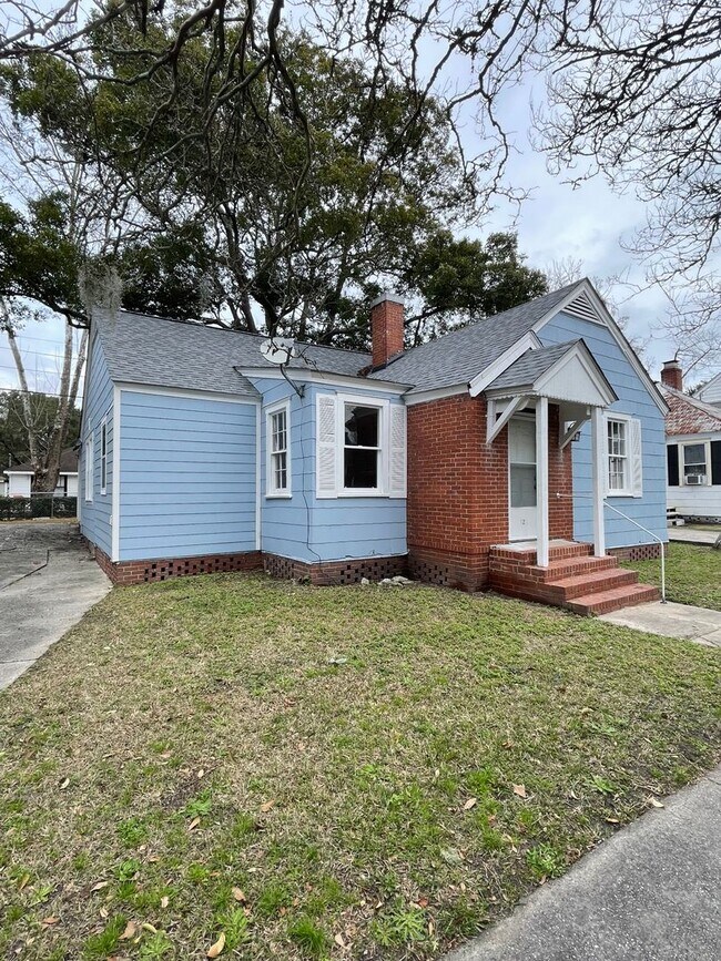 Building Photo - MIDTOWN BUNGALOW