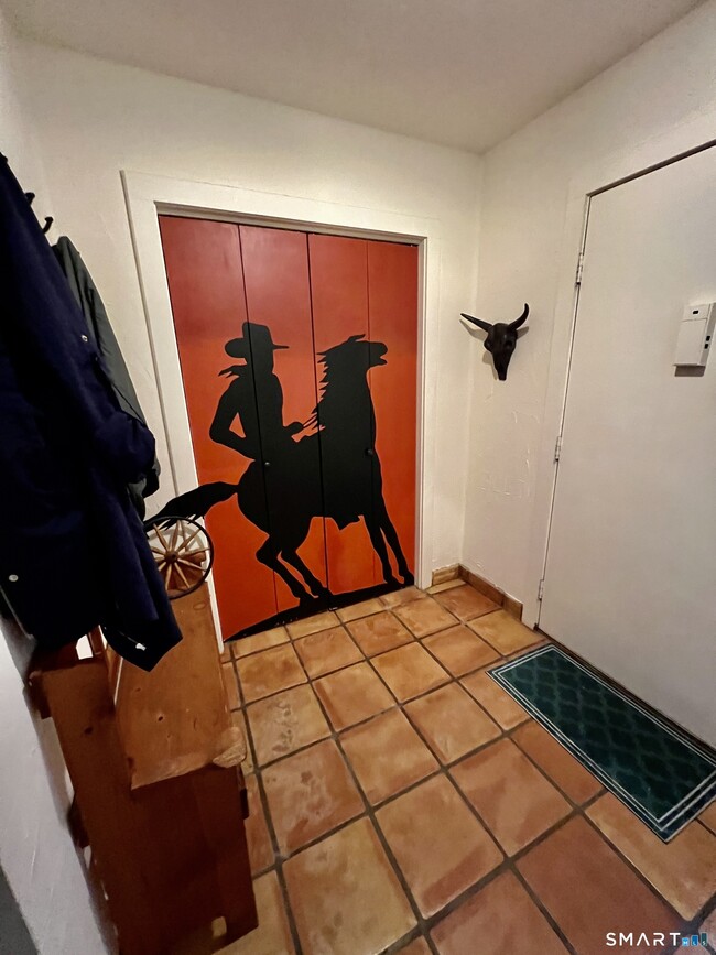 Building Photo - 290 Cliffside Dr