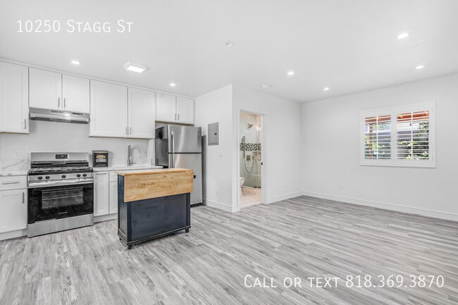Building Photo - 10250 Stagg St