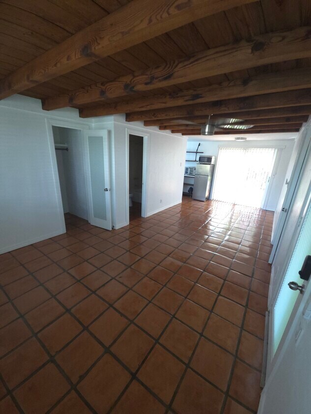 Foto principal - 2020 NE 4th Ave