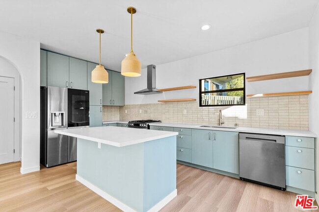 Foto del edificio - 8587 Rugby Dr