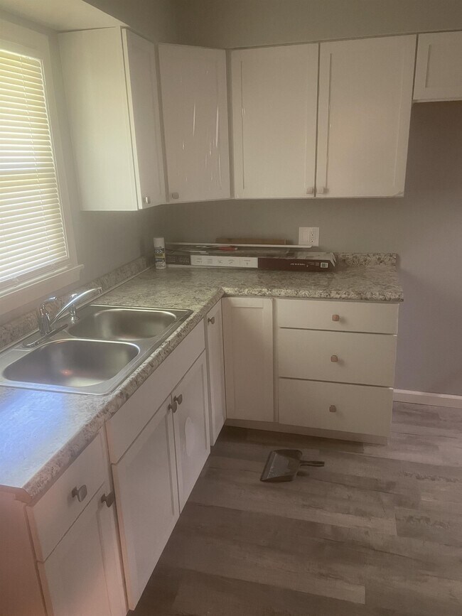 Foto del edificio - 4855 Taylor St