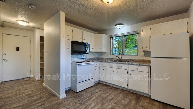 Foto del edificio - 32 10th Ave N