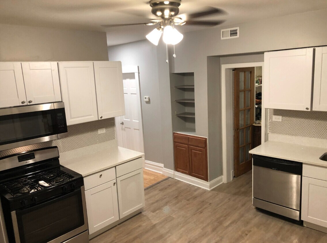 Foto principal - 4123 N Narragansett Ave
