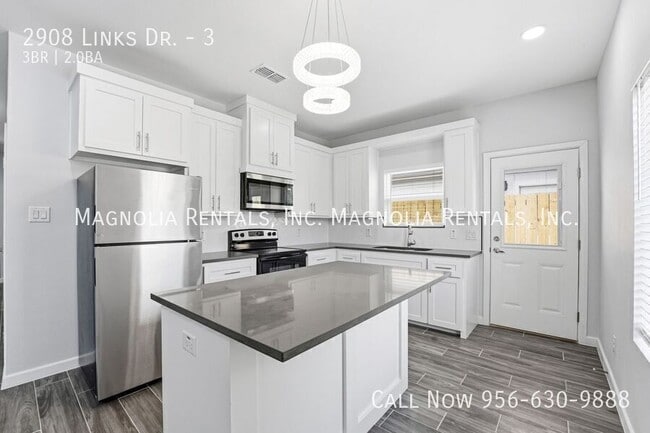 Building Photo - 2908 S Links Dr