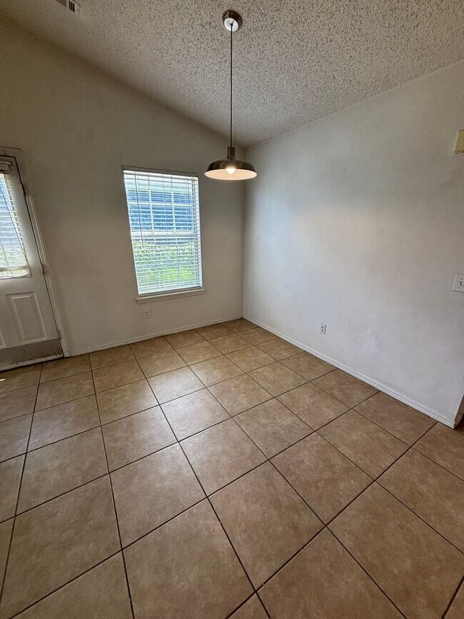 Foto del edificio - Adorable 2-Bedroom, 2-Bathroom Single Fami...