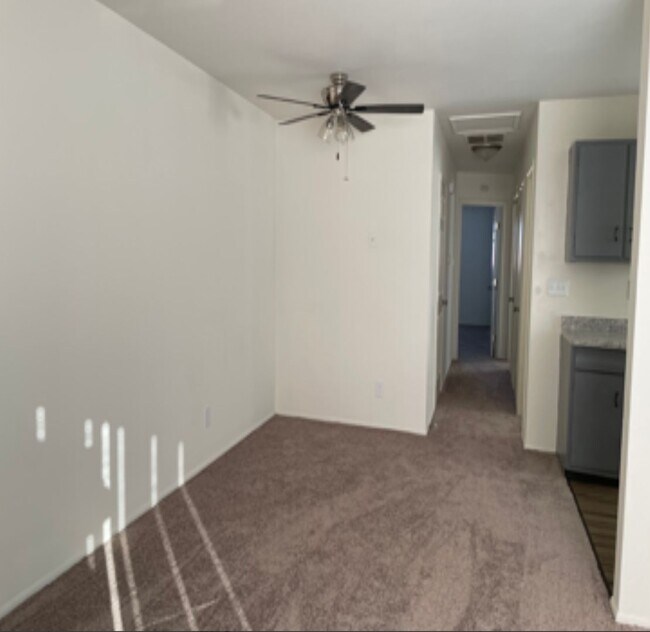 Foto del edificio - 2 bedroom ranch style apartment