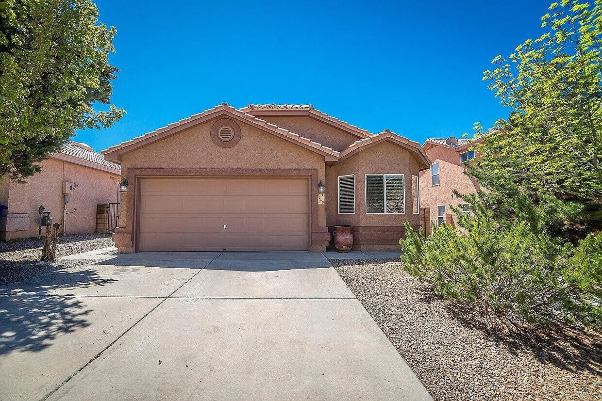 Foto principal - 7160 Elk Creek Rd NE