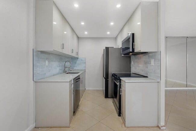 Foto del edificio - 3038 Cornwall B