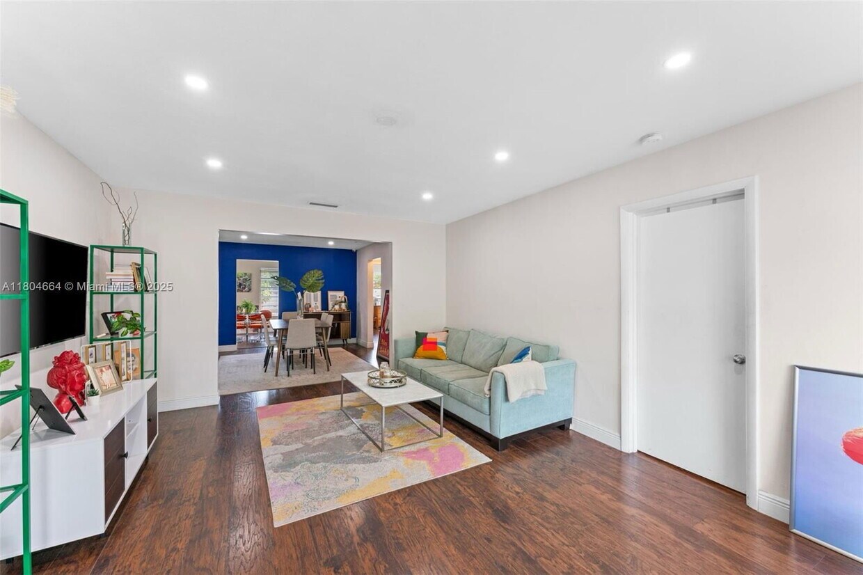 Foto principal - 2311 SW 2nd St