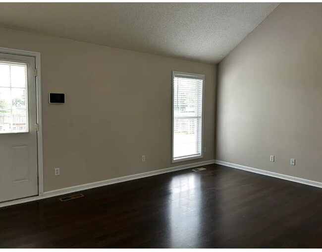 Building Photo - 116 Bollweevil Ln