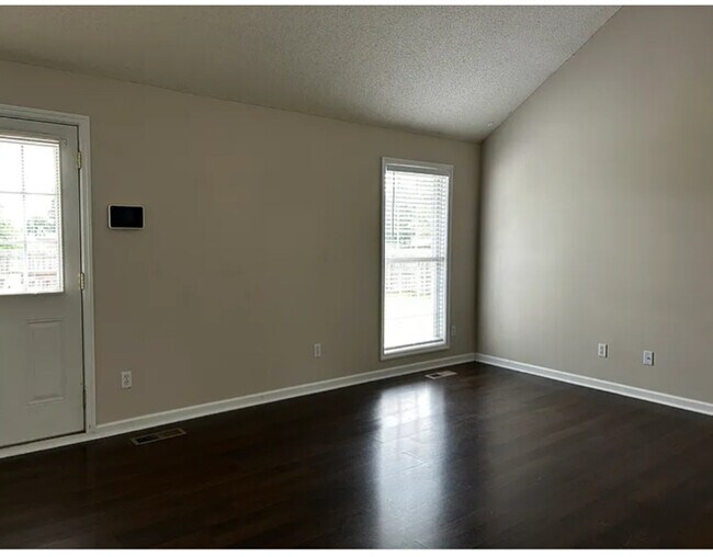 Foto del edificio - 116 Bollweevil Ln