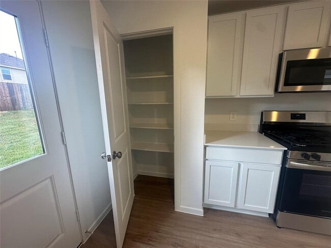 Building Photo - 2621 Castille Vly Pl